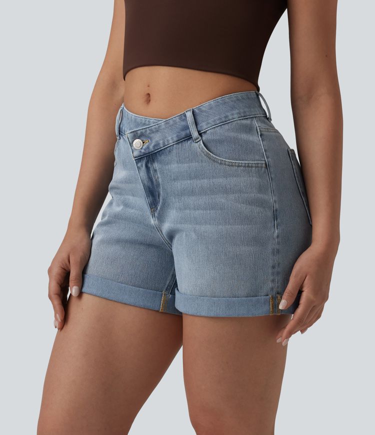 short décontracté en denim délavé taille haute asymétrique ourlet roulé et poches halara flex