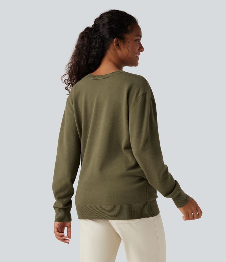 pull décontracté à manches longues et col en v croisé - porté devant et derrière